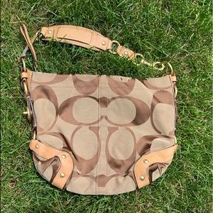 Coach Carly Hobo Signature Bag